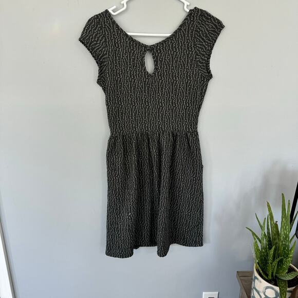 Vanity Cap Sleeve Fit & Flare Dress Women's Size Small Dark Gray & White Pockets - Picture 8 of 9